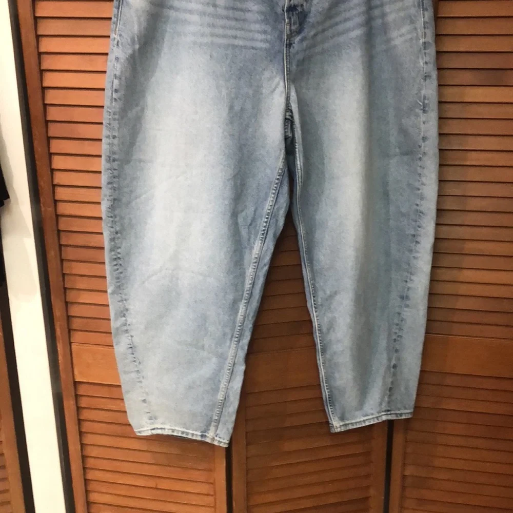 PLUS - Picture 2 of 3